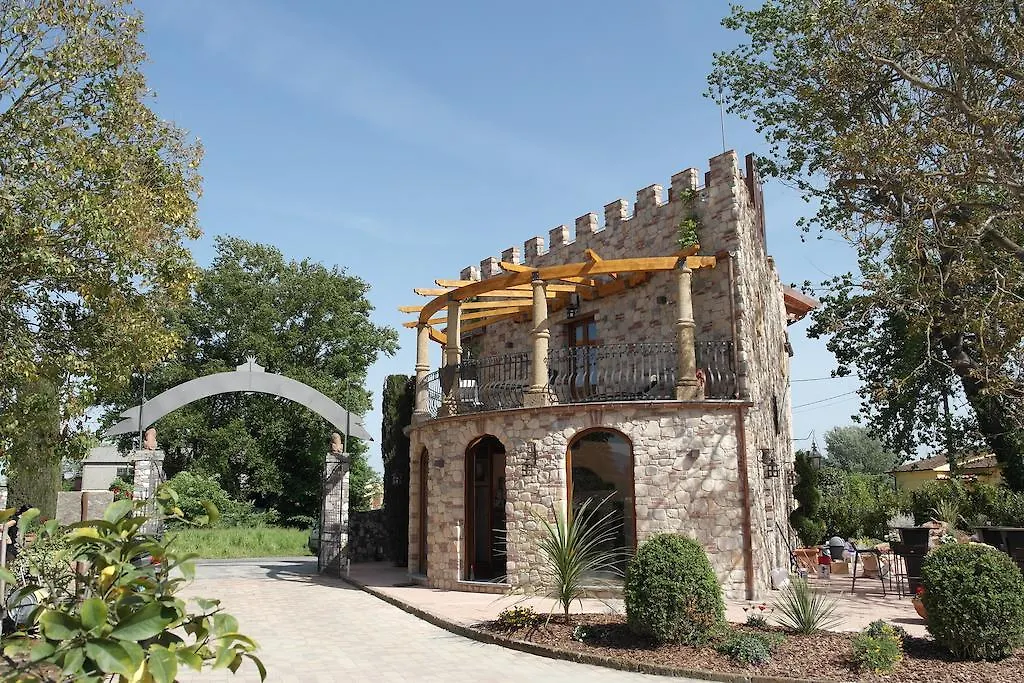 Castello Dei Templari Bed & Breakfast